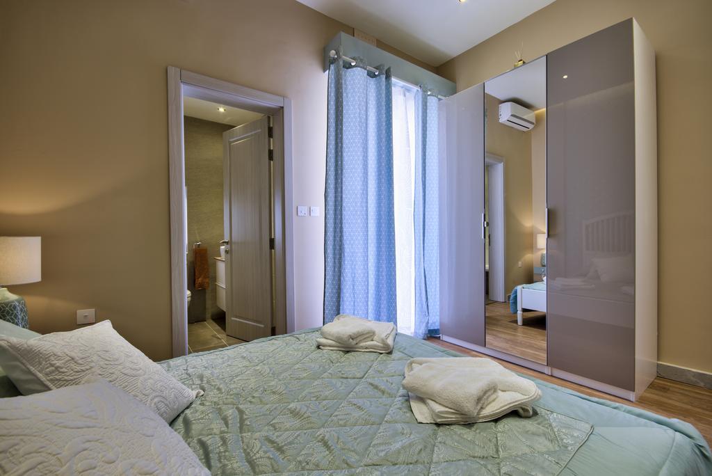 Amazing 4-bedroom Town House With Jacuzzi