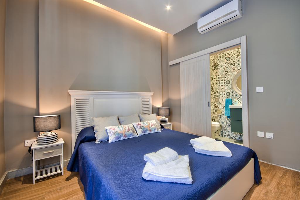 Amazing 4-bedroom Town House With Jacuzzi Sliema