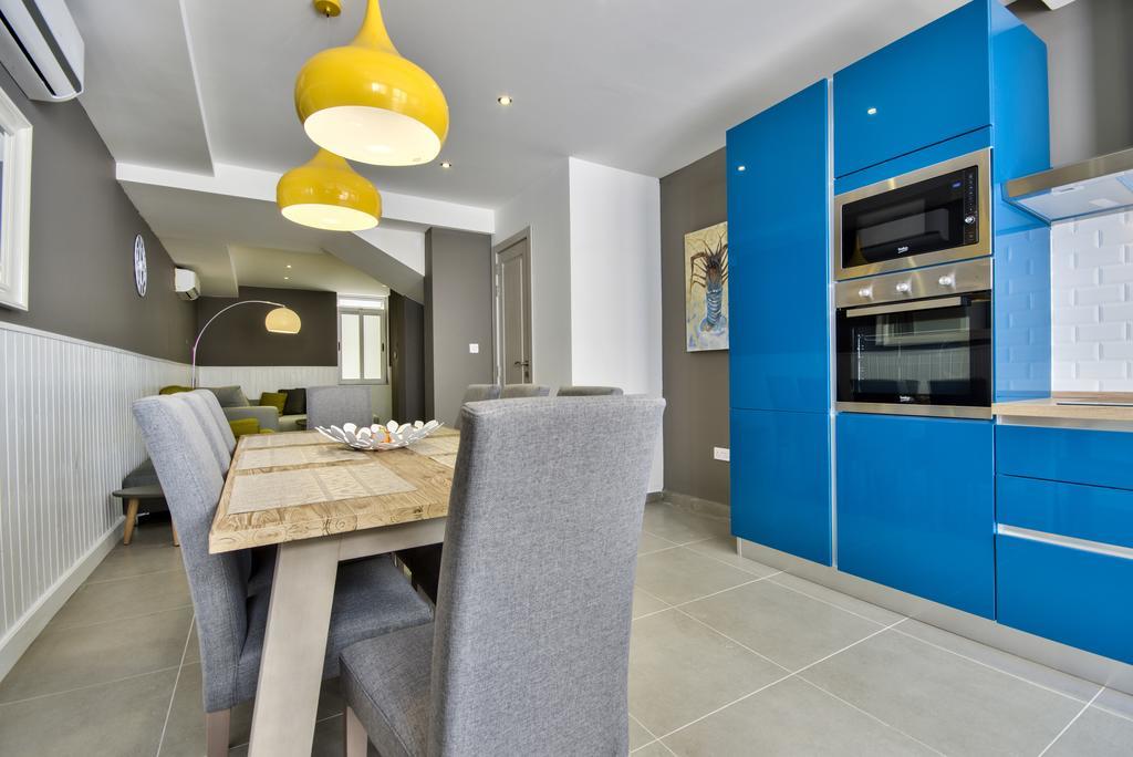 Amazing 4-bedroom Town House With Jacuzzi Ferienhaus *