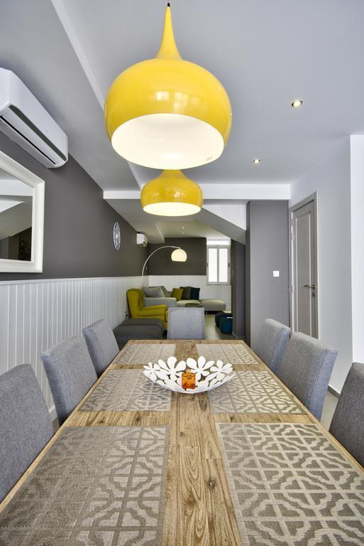 Ferienhaus Amazing 4-bedroom Town House With Jacuzzi